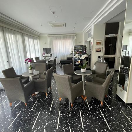 Hotel D'Annunzio Cattolica Esterno foto