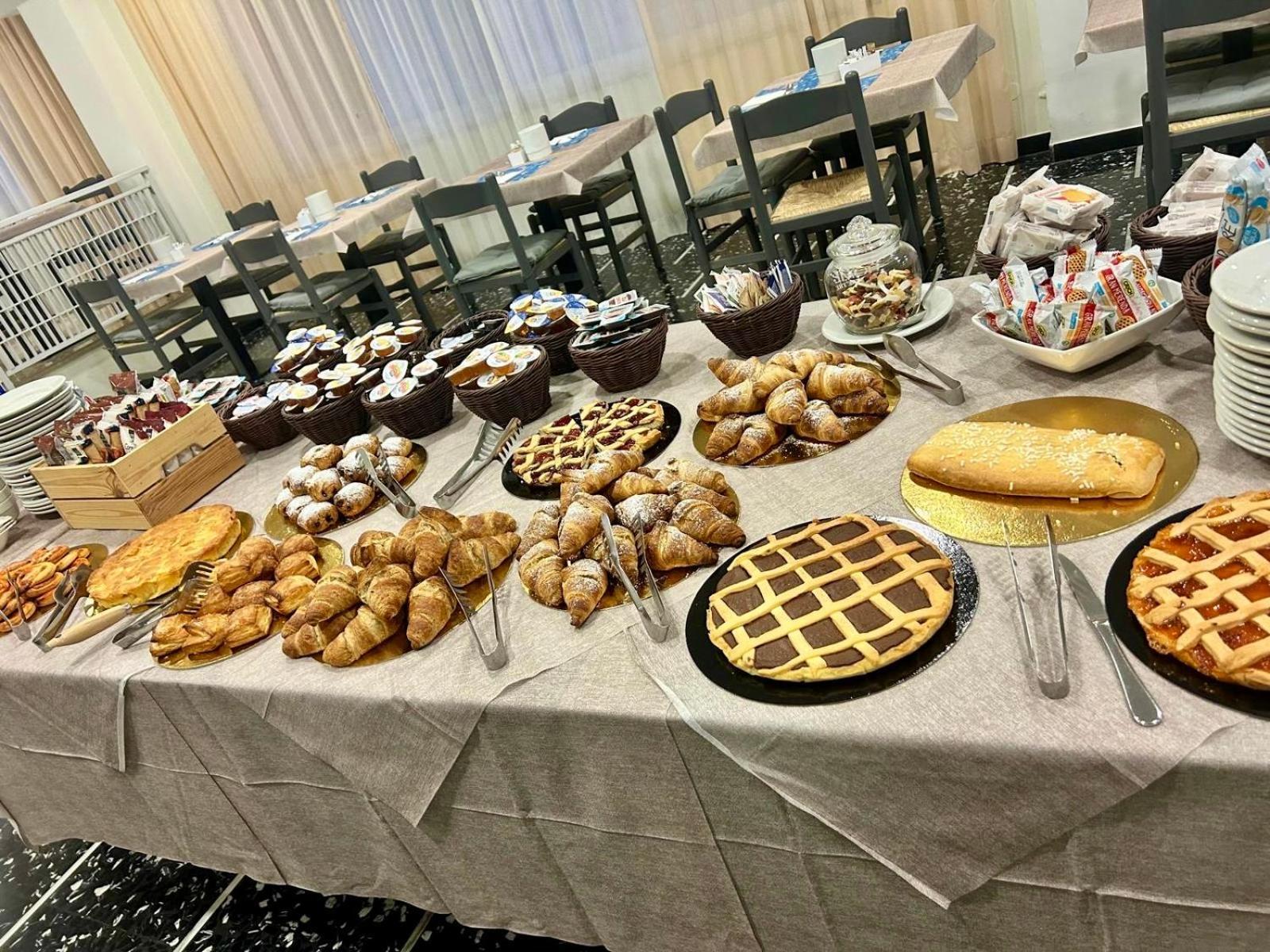 Hotel D'Annunzio Cattolica Esterno foto