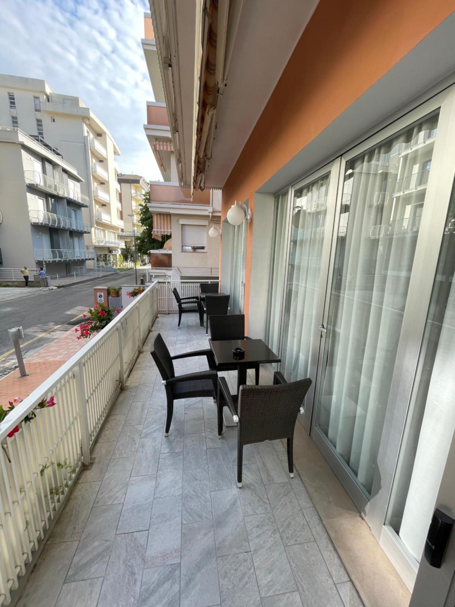 Hotel D'Annunzio Cattolica Esterno foto